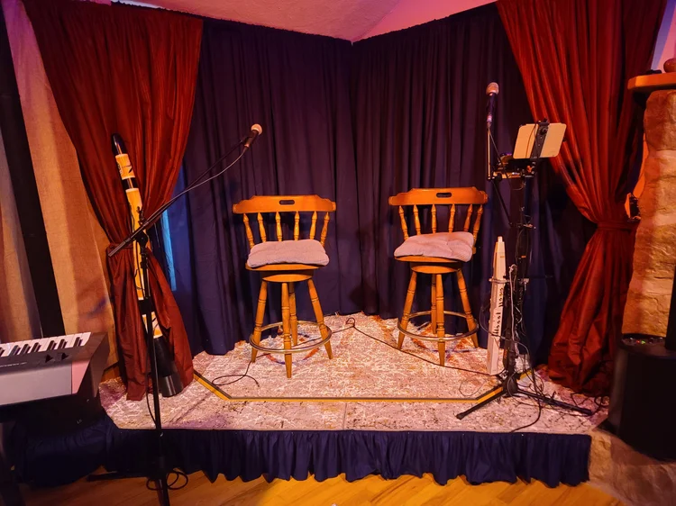 Stage perfect for a duo or friendly trio
